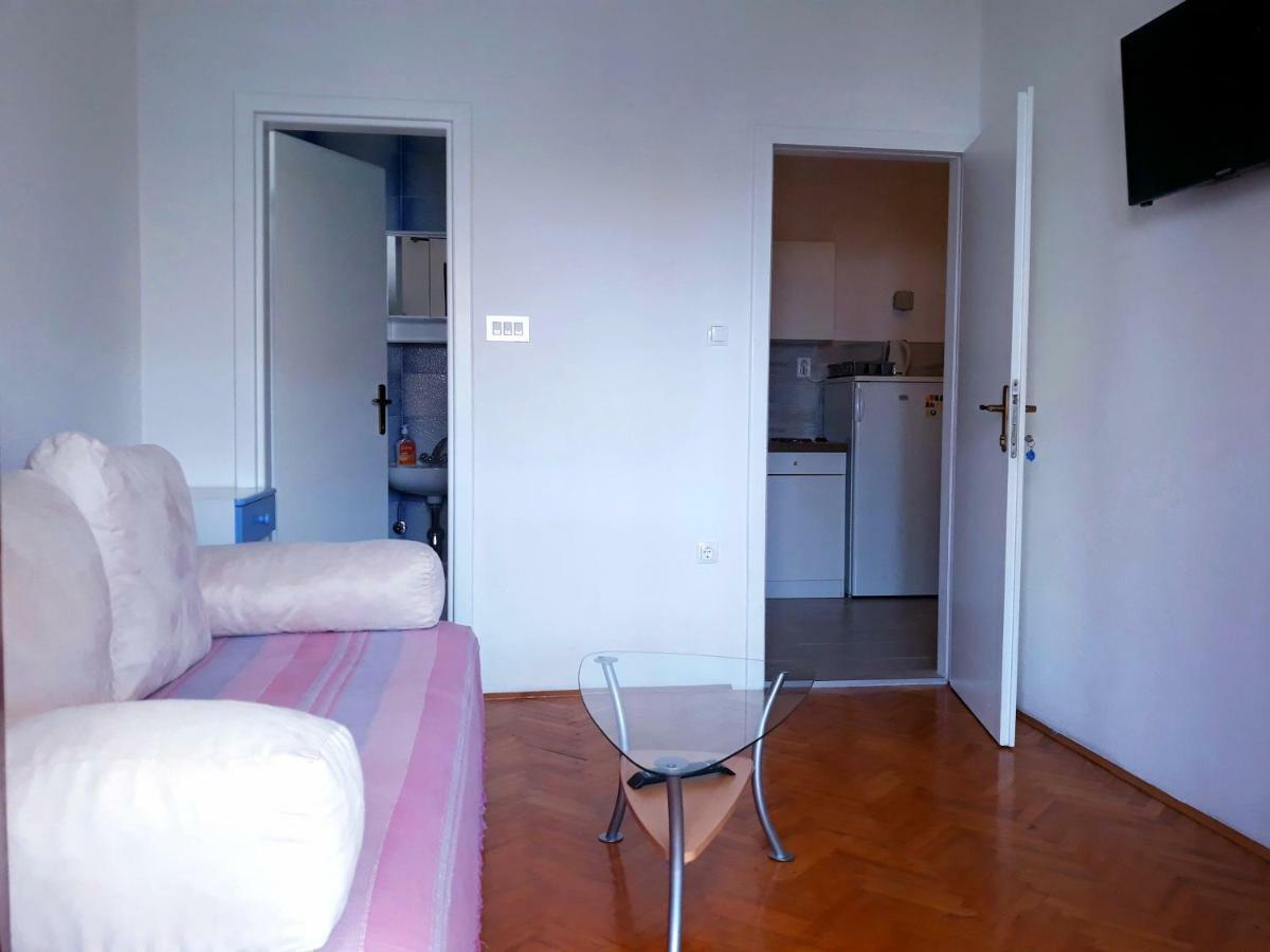 Kalale Deluxe - Penzión pre hostí 3*