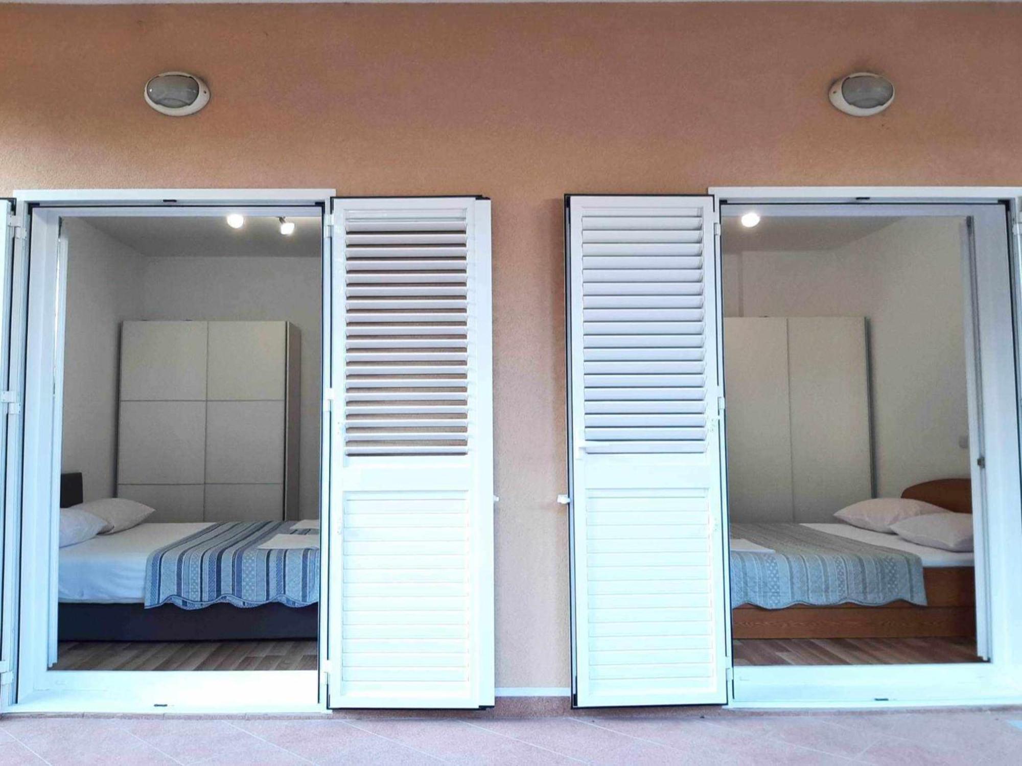 Kalale Deluxe -